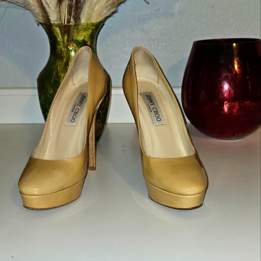 JIMMY CHOO "Cosmic" Nude Patent Leather Classic Platform Pumps Heels size 36 1/2